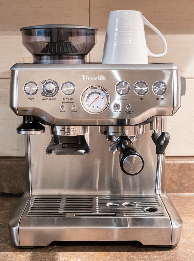 Breville BES870XL Barista Express Espresso Machine