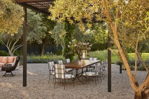 Backyard Hanging Outdoor Pergola for Deckyard